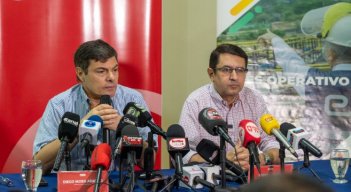 Diego Fernando Mora, gerente de la EIS, y Fabio Ernesto Araque, gerente Veolia Aguas de Norte de Santander./Foto: Cortesía