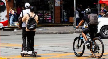 Personas que se transportan en patineta y bicis eléctricas aumentaron un 204% en 2026