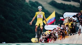 Tadej Pogacar volvió a destrozar el Tour el imponerse en la etapa 14. 