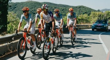 Egan Bernal encabeza la lista de los escarabajos que estarán a partir de este sábado en la edición 103 del Tour de Francia.