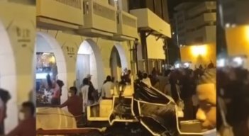 Hombre regaló dinero en Cartagena. Captura de pantalla: IG @eluniversalctg.
