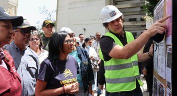 Delcy Rodríguez anuncia censo biométrico para personas que perdieron sus viviendas