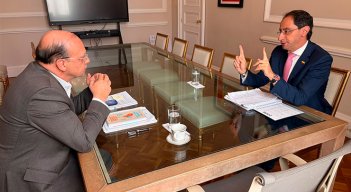 Ayer comenzó el proceso de empalme, bajo el liderazgo del vicepresidente electo, José Manuel Restrepo, y el ministro de Hacienda, Germán Ávila./ Foto: cortesía