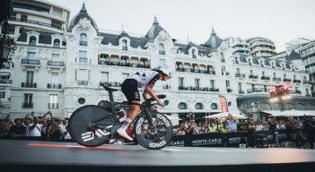 ¡Líder en el primer día! Pogacar abrió la Vuelta a España con victoria en Mónaco 