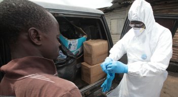 Congo recibe primeras dosis de vacuna contra el ébola en medio de grave brote