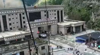 Nepal eleva a 903 la cifra de muertos por devastadoras inundaciones