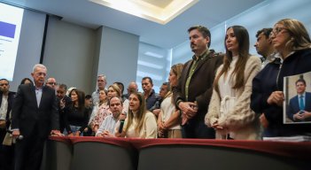 Centro Democrático pide a De la Espriella derogar normas sobre armas y sector minero-energéticoCentro Democrático pide a De la Espriella derogar normas sobre armas y sector minero-energético