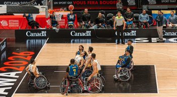 la selección Colombia de baloncesto de silla de ruedas naufragó en el primer día del Mundial.