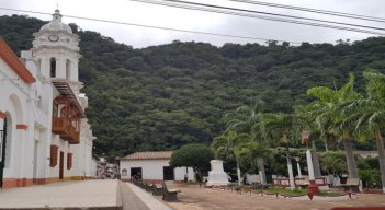 TOQUE DE QUEDA EN EL CARMEN 