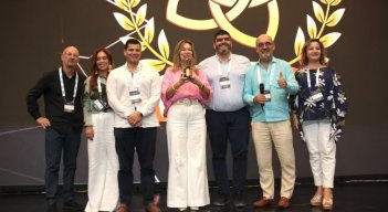 En la fotografía, aparecen, entre otros: Judith Buelvas Pérez, CEO de Veolia Colombia y Panamá; Jhon Jairo Martínez Cepeda, Director de Gestión de Residuos y Regulación en Veolia; y Humberto Posada Cifuentes, Gerente General de Veolia Aseo Norte de Santander./ Foto: cortesía