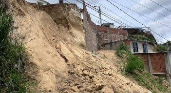 Se prenden las alarmas frente a posibles deslizamientos de tierra.
