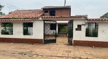 Vivienda abandonada en La Carolina Campestre