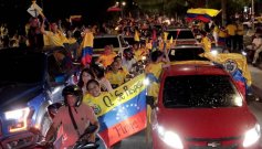 Centenares de cucuteños, simpatizantes de Abelardo de la Espriella celebraron anoche en El Malecón/Foto: Carlos Ramírez